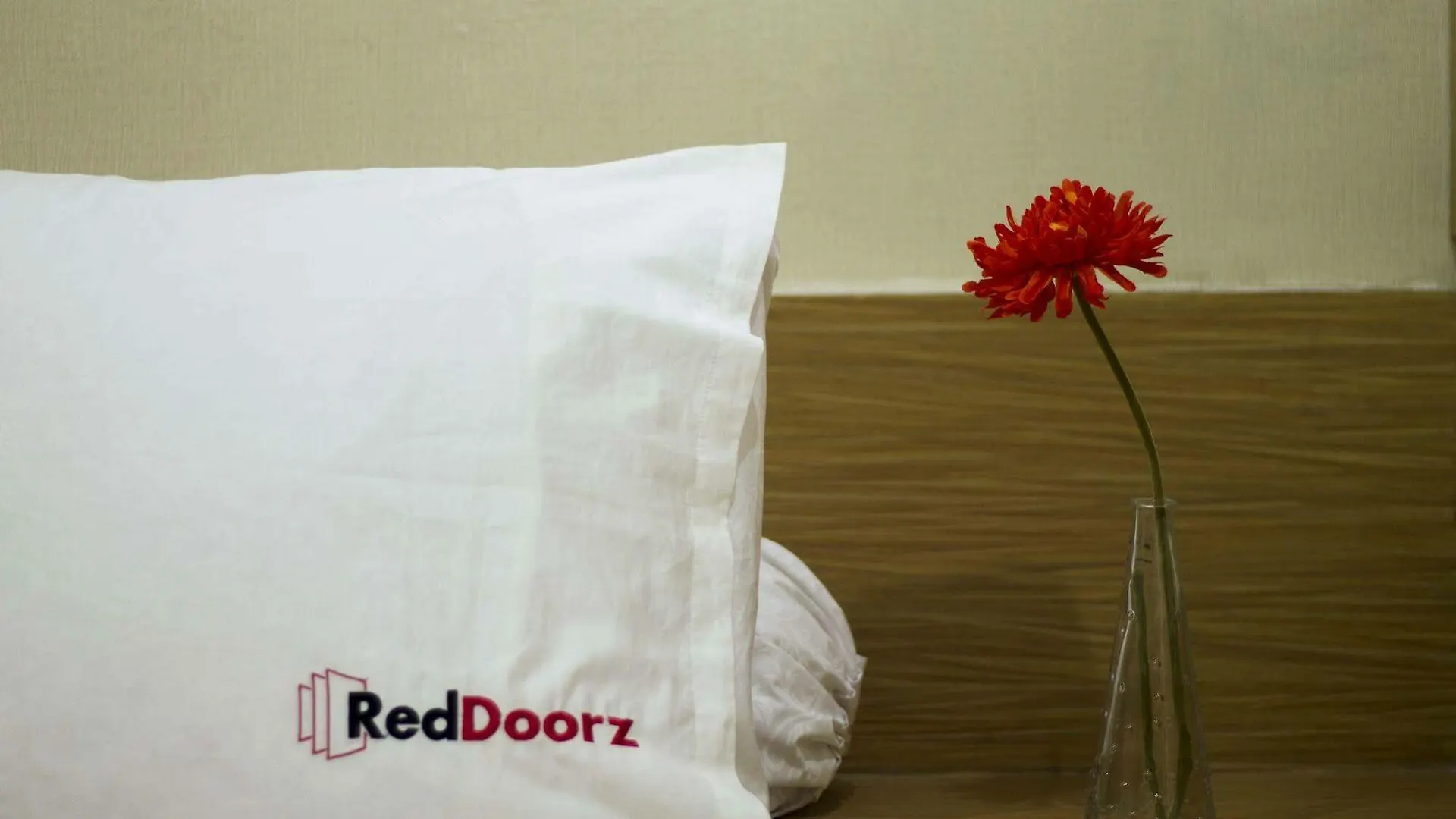 ゲストハウス Reddoorz @ Umalas スミニャック